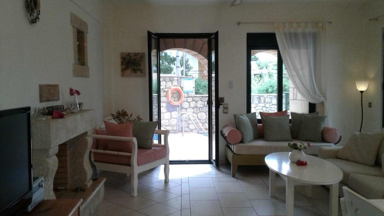 Kalogria Villas Stoupa Bagian luar foto